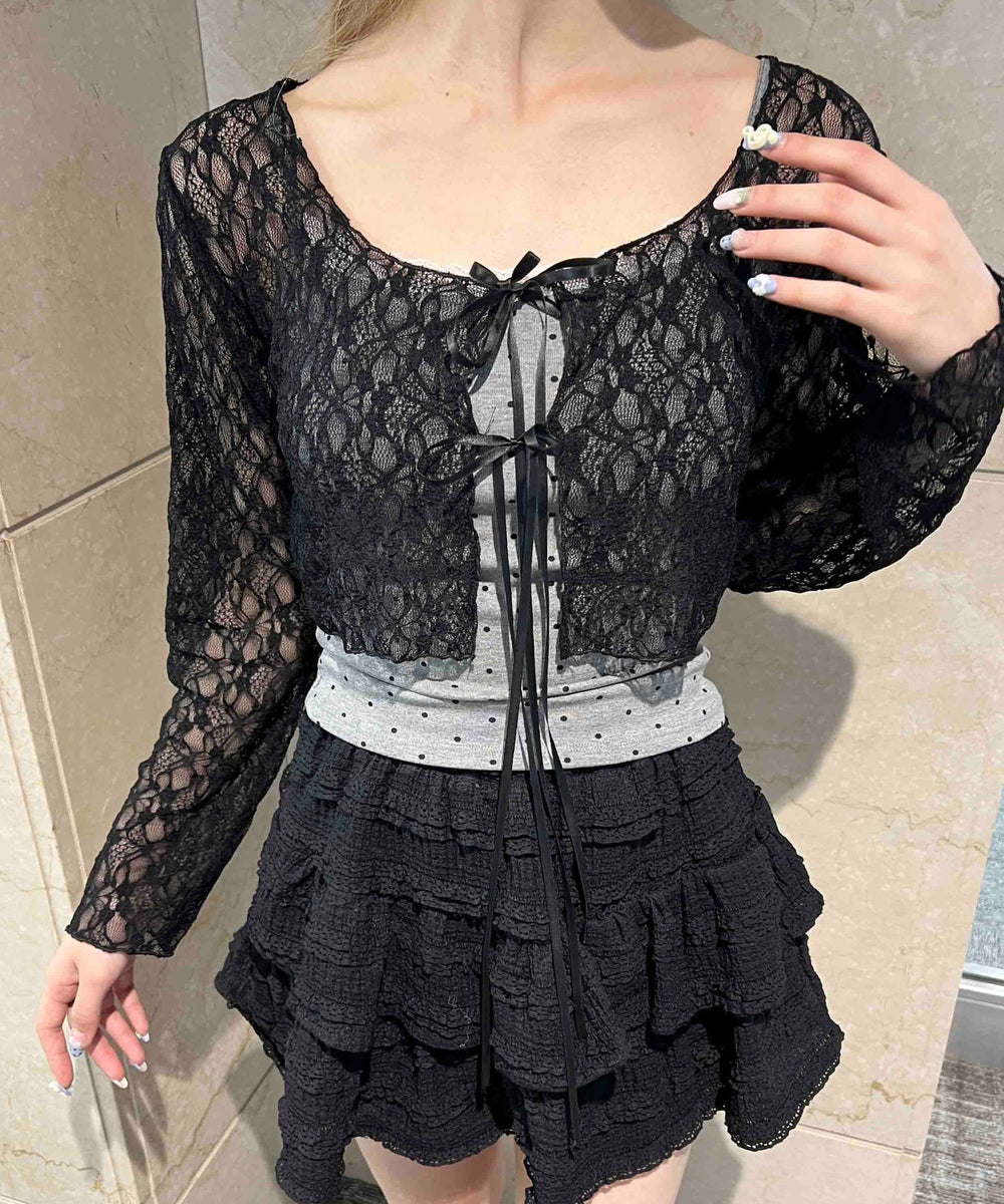 ホワイト モデル：160㎝ F着用