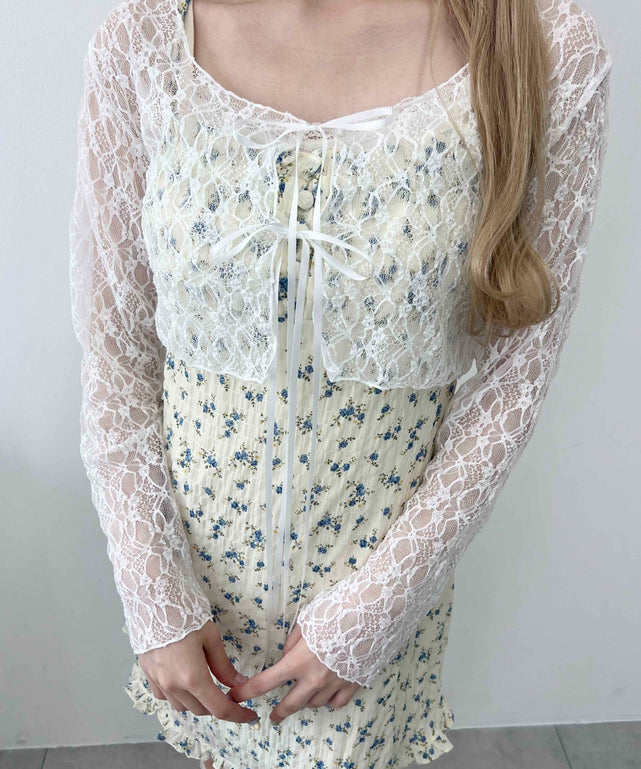 ホワイト モデル：160㎝ F着用