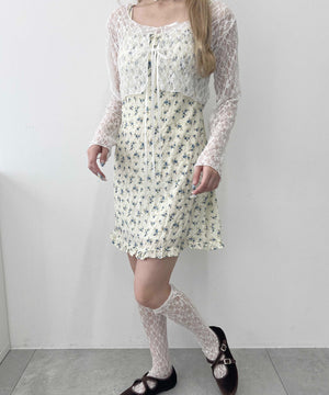 ホワイト モデル：160㎝ F着用