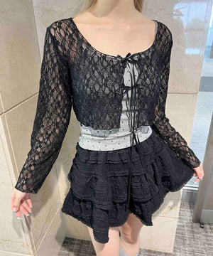 ホワイト モデル：160㎝ F着用