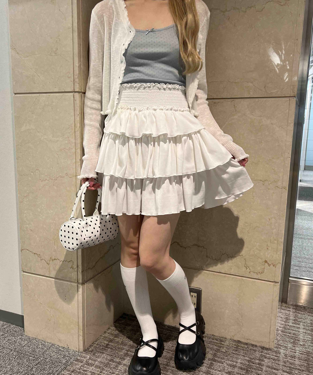 ホワイト モデル：160㎝ F着用