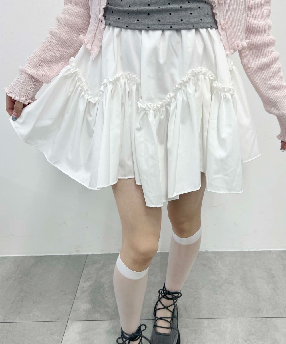 ホワイト モデル：160㎝ F着用