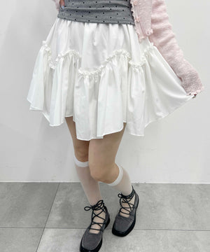 ホワイト モデル：160㎝ F着用