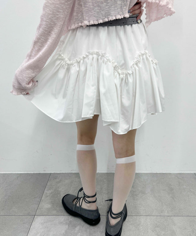 ホワイト モデル：160㎝ F着用