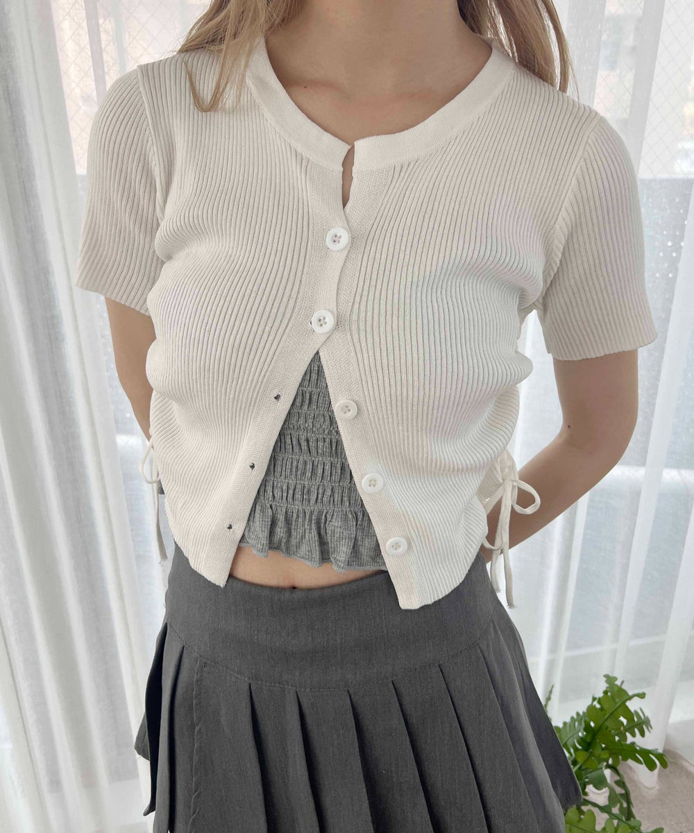 ホワイト モデル：160㎝ F着用