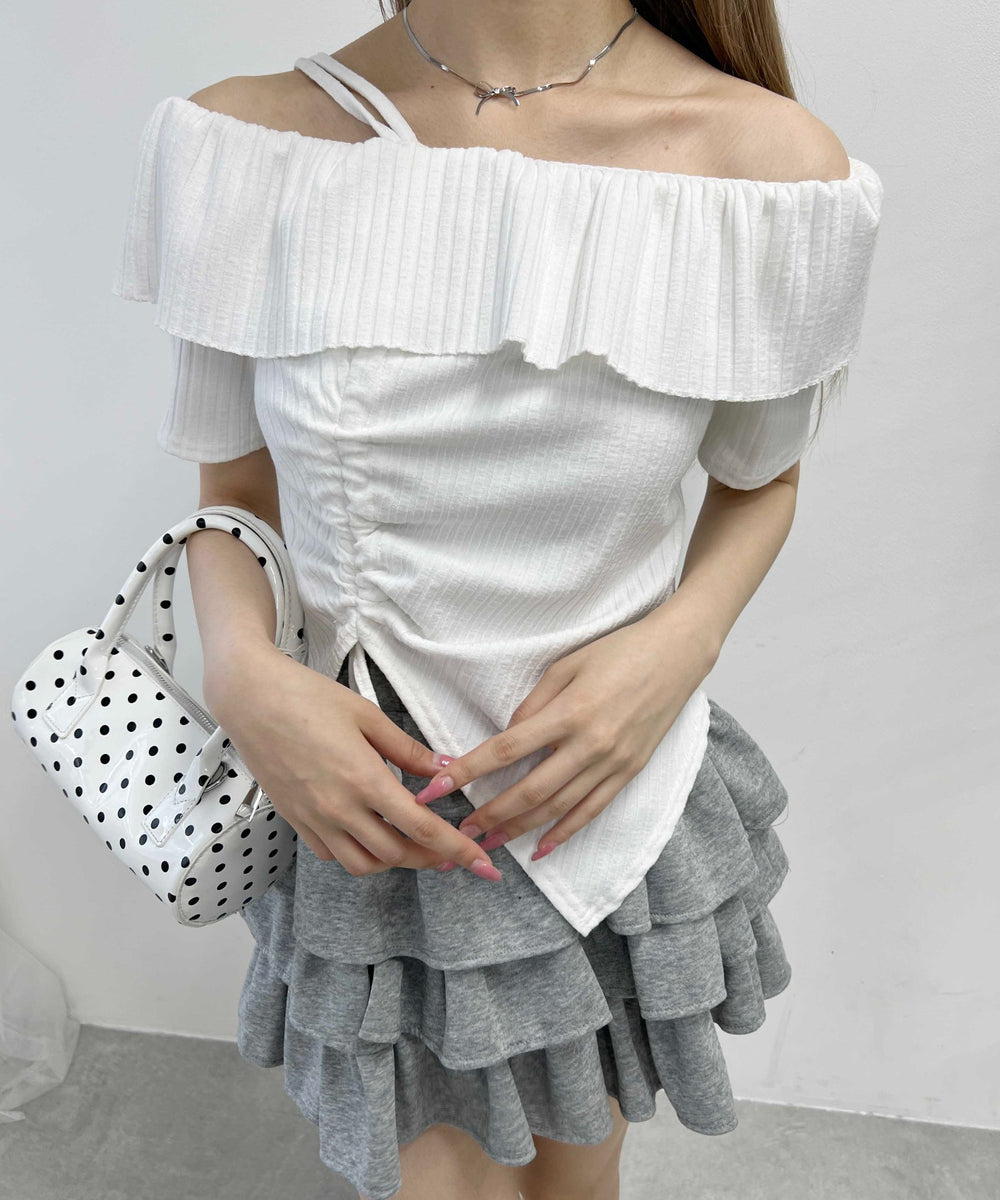 ホワイト モデル：160㎝ F着用