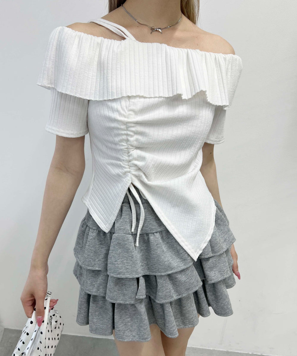 ホワイト モデル：160㎝ F着用