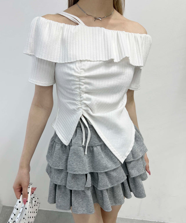 ホワイト モデル：160㎝ F着用