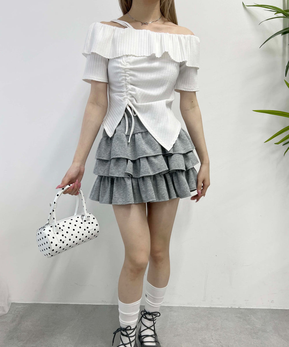 ホワイト モデル：160㎝ F着用