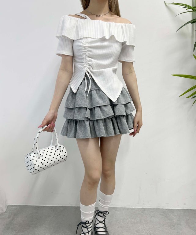 ホワイト モデル：160㎝ F着用