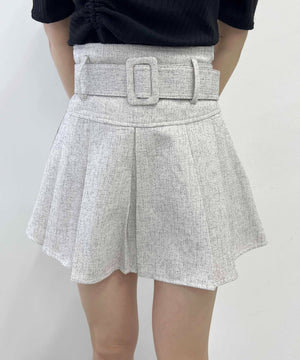 ホワイト モデル：160㎝ F着用