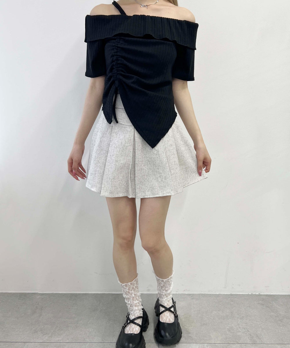 ホワイト モデル：160㎝ F着用