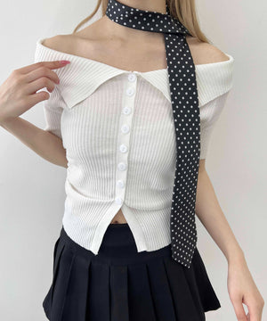 ホワイト モデル：160㎝ F着用