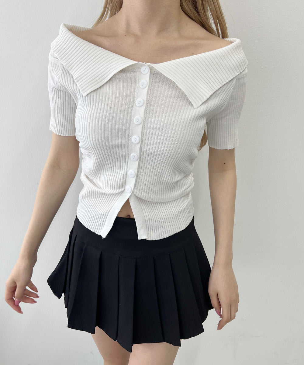 ホワイト モデル：160㎝ F着用