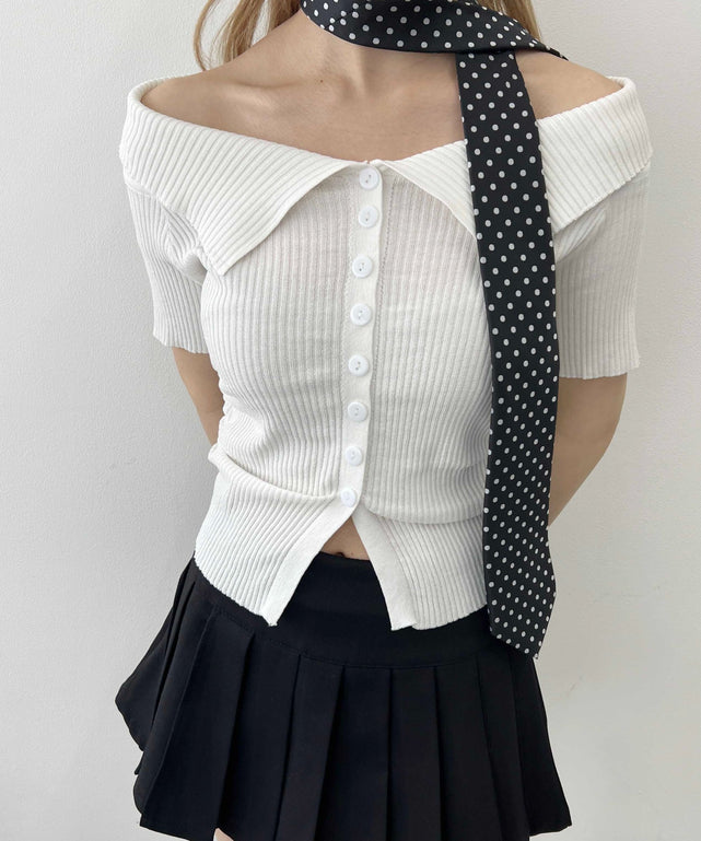 ホワイト モデル：160㎝ F着用