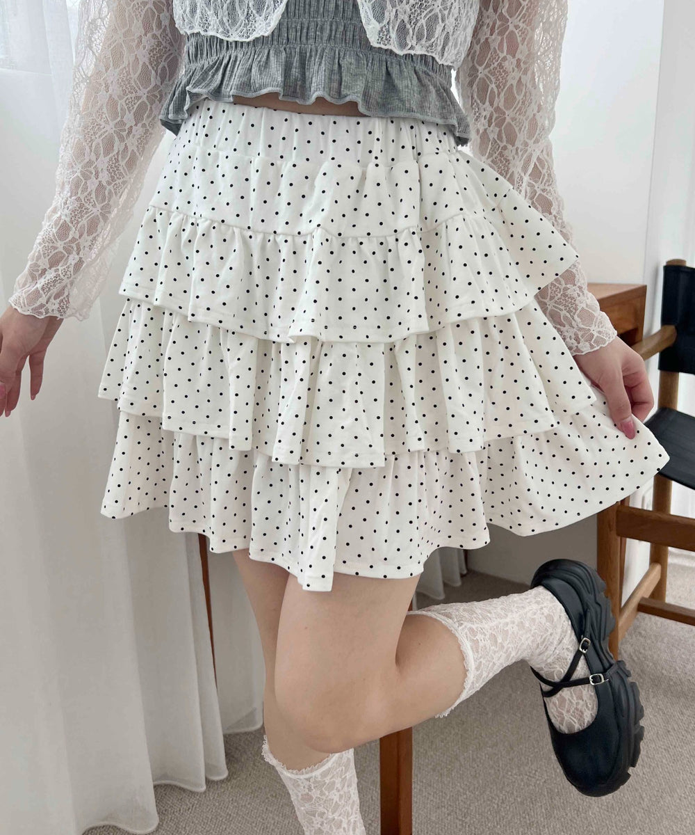 ホワイト モデル：160㎝ F着用