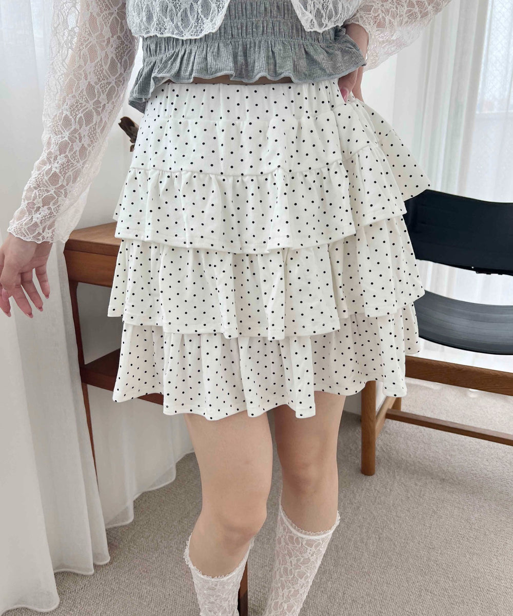 ホワイト モデル：160㎝ F着用