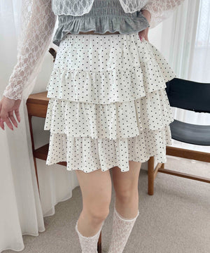 ホワイト モデル：160㎝ F着用