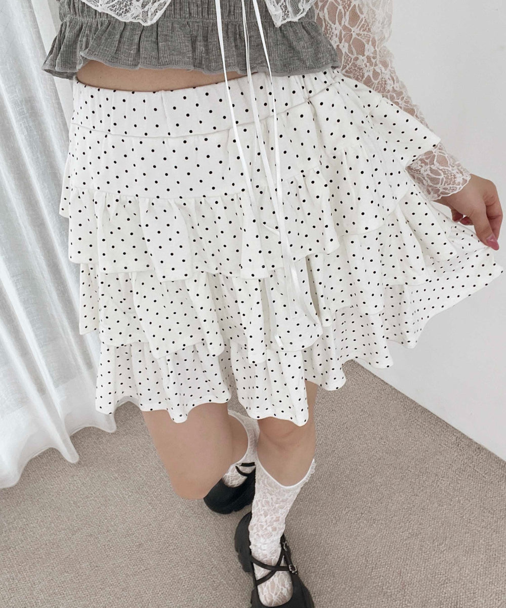 ホワイト モデル：160㎝ F着用