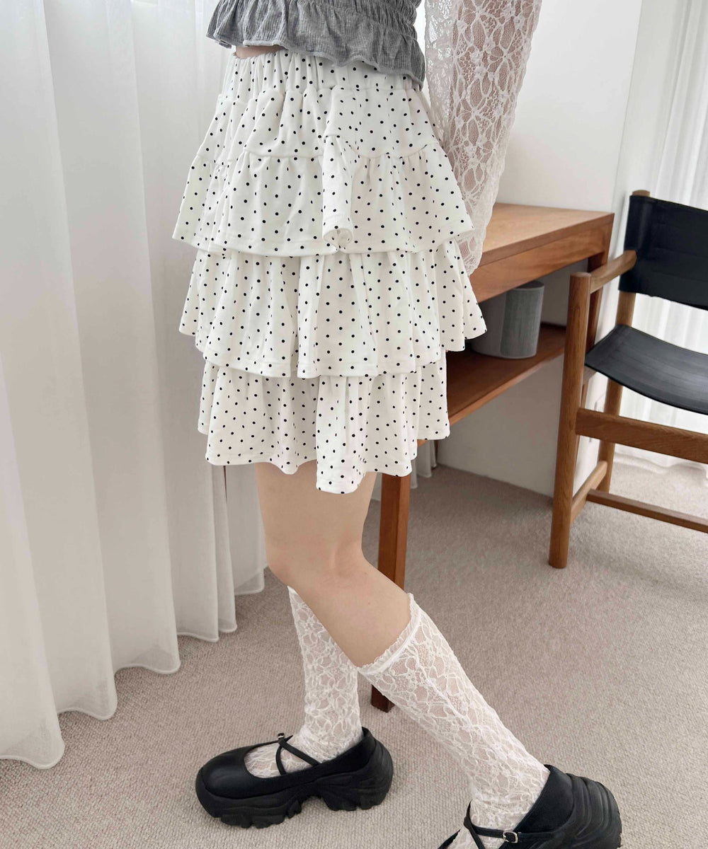 ホワイト モデル：160㎝ F着用