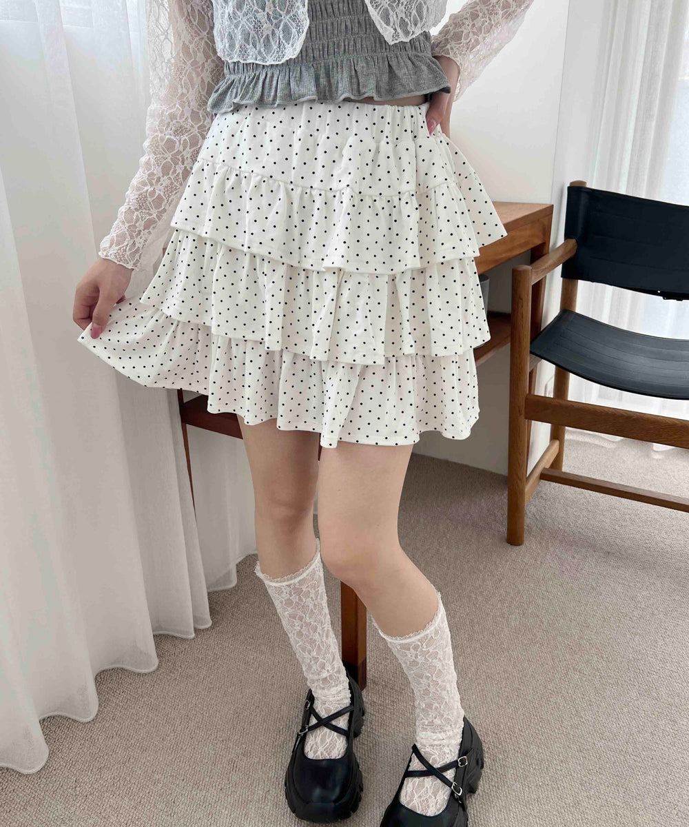 ホワイト モデル：160㎝ F着用