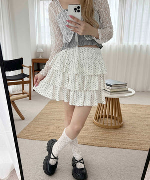 ホワイト モデル：160㎝ F着用