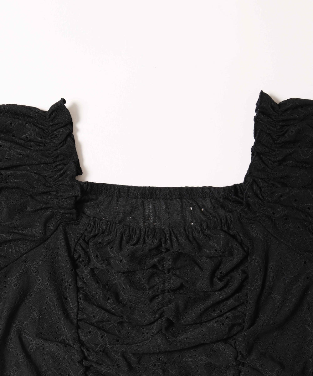 プチパフスリーブトップス