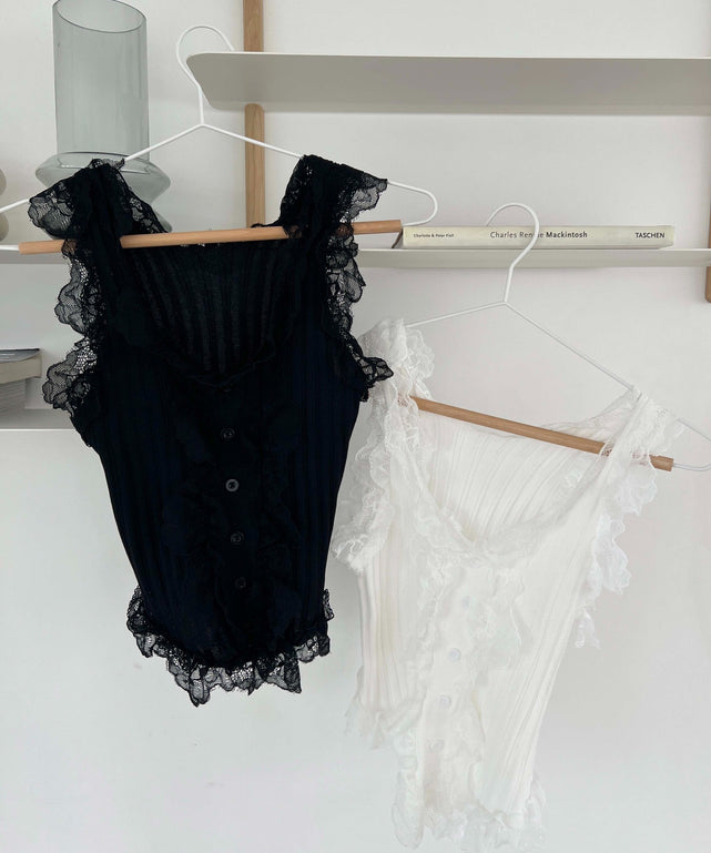 新品 bibiy IRIS RUFFLE TOP フリル タンクトップ ブラック フリルレースリブ編みタンクトップ[品番：PVBW0009100