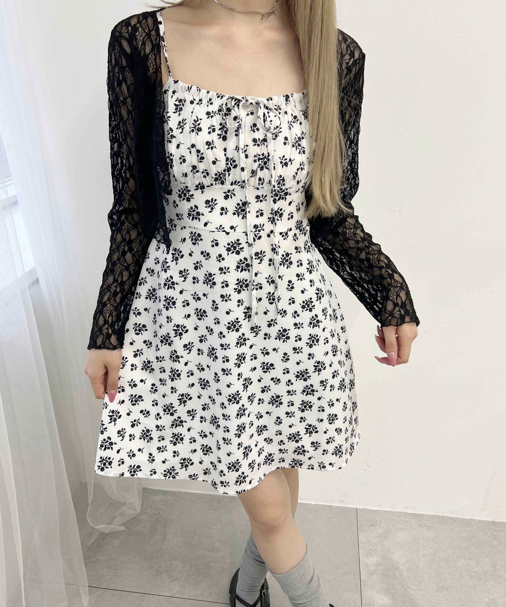 ホワイト モデル：160㎝ F着用