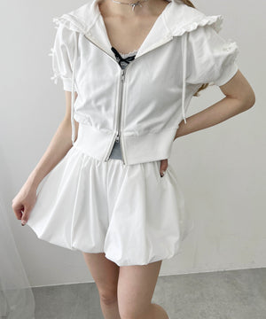 ホワイト モデル：160㎝ F着用