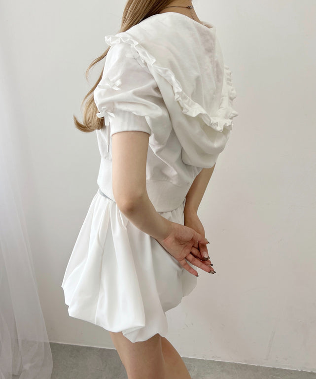 ホワイト モデル：160㎝ F着用