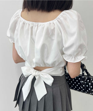 ホワイト モデル：160㎝ F着用