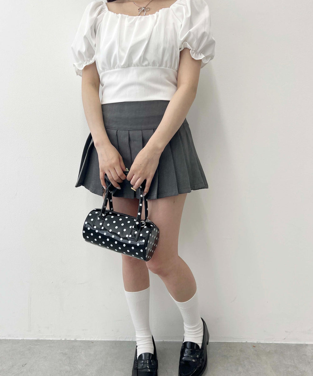 ホワイト モデル：160㎝ F着用