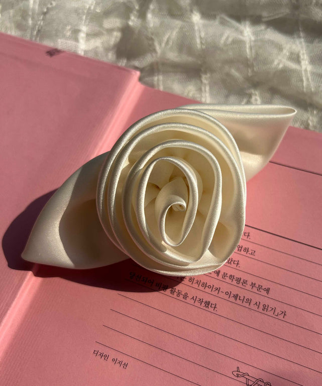 ビッグローズモチーフピン