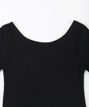 チョーカー付きトップス