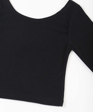 チョーカー付きトップス