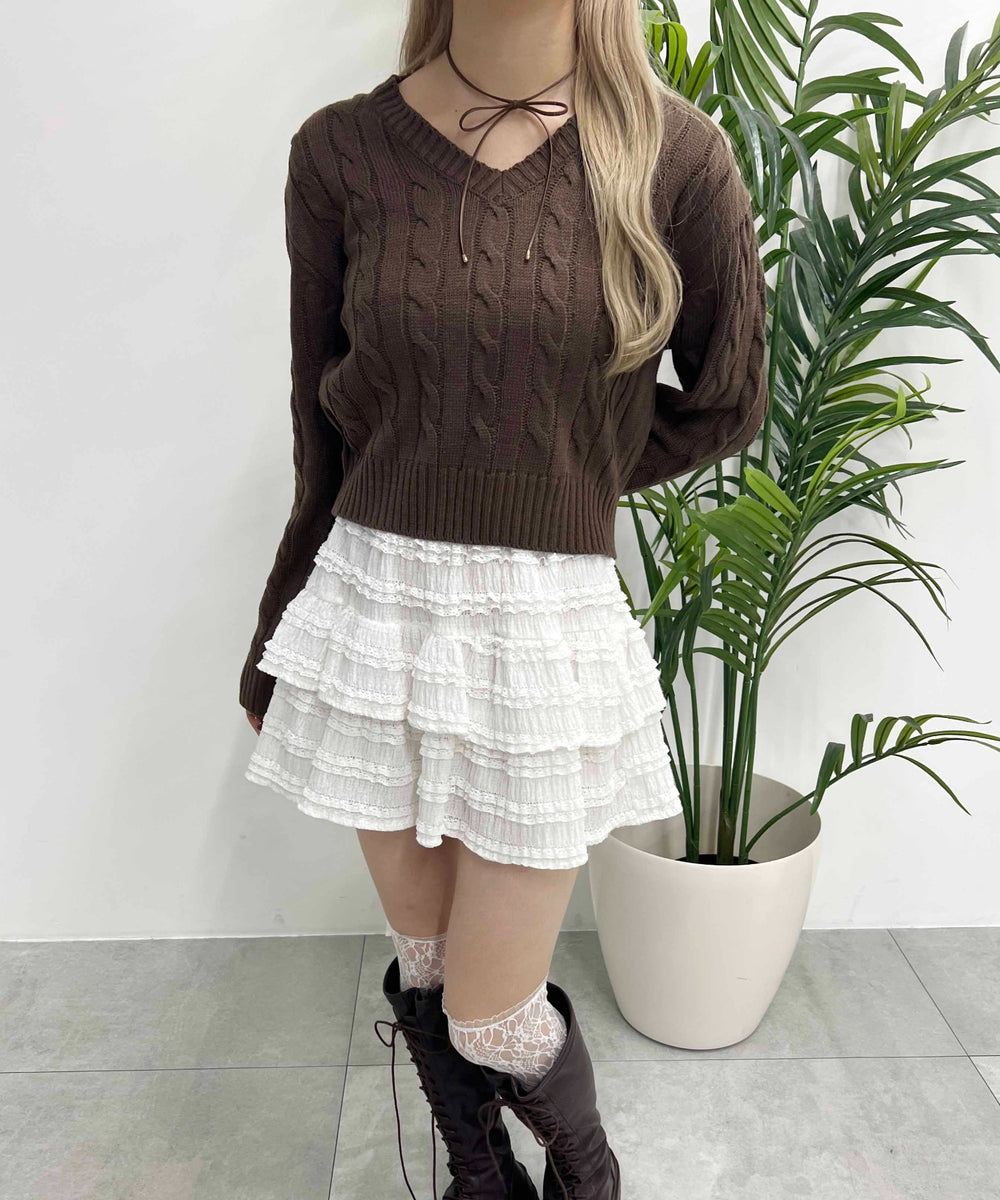 Vネックケーブルニット