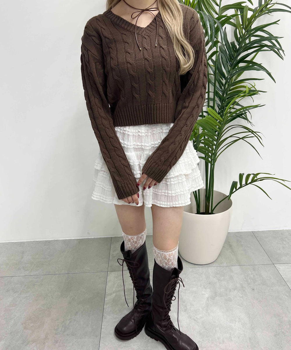 Vネックケーブルニット