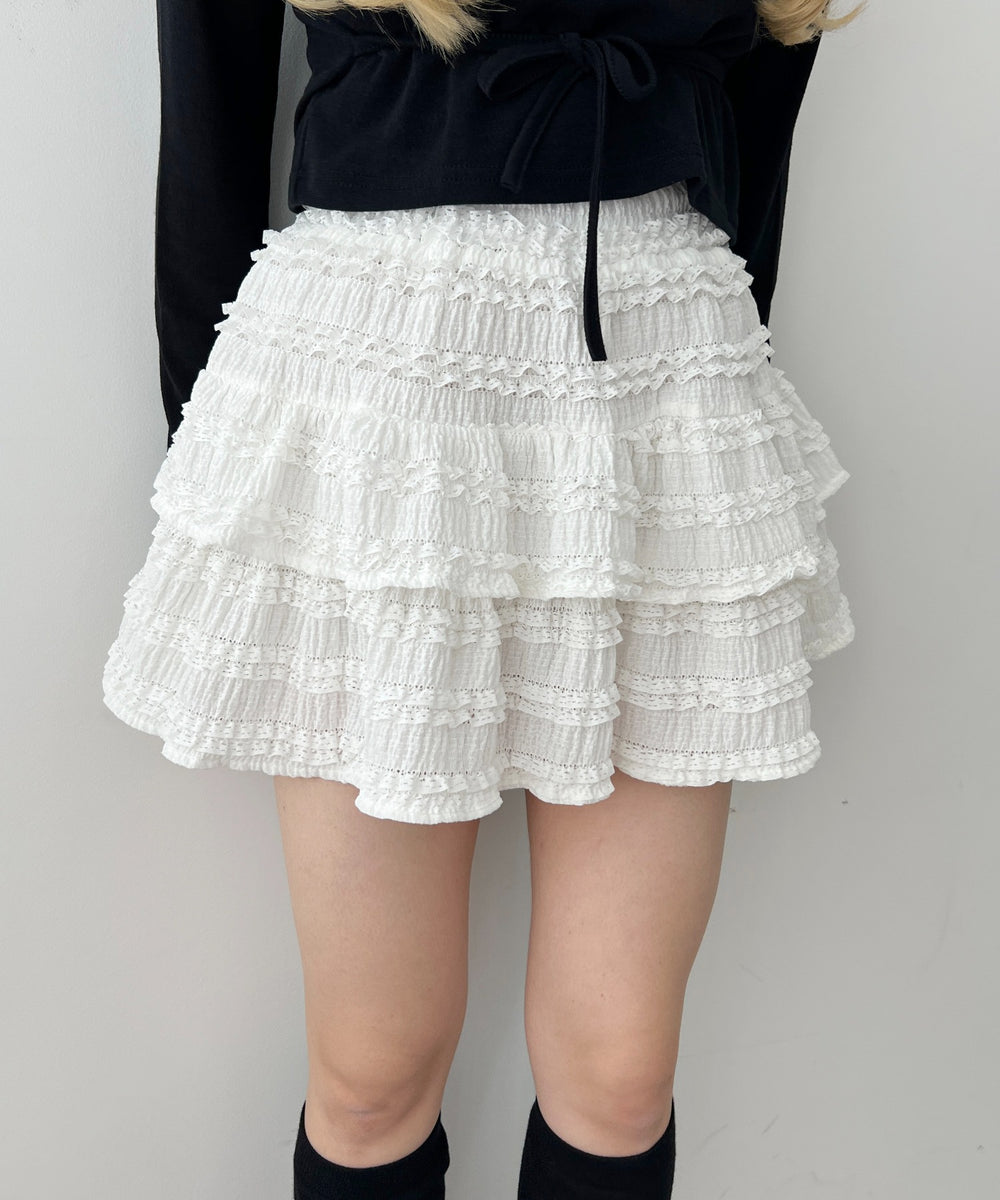 ホワイト モデル：160㎝ F着用