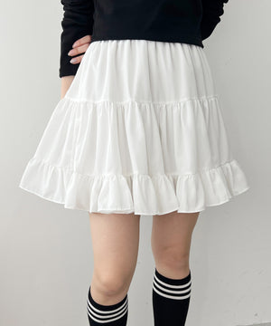 ホワイト モデル：160㎝ F着用