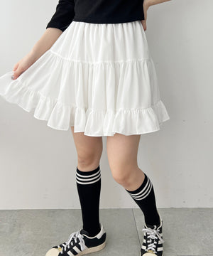 ホワイト モデル：160㎝ F着用