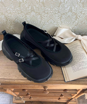 クロスストラップボリュームシューズ