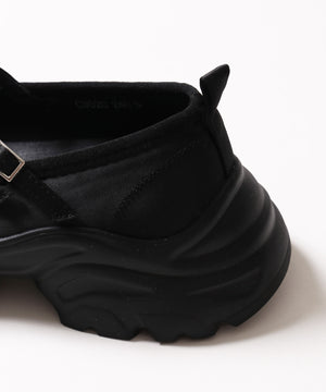 クロスストラップボリュームシューズ