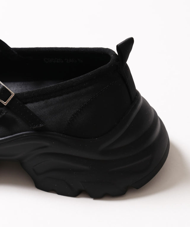 クロスストラップボリュームシューズ