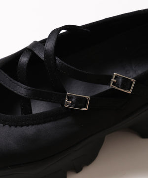 クロスストラップボリュームシューズ