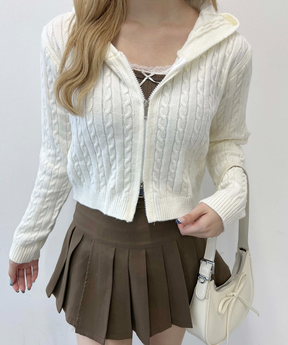 ホワイト モデル：160㎝ F着用