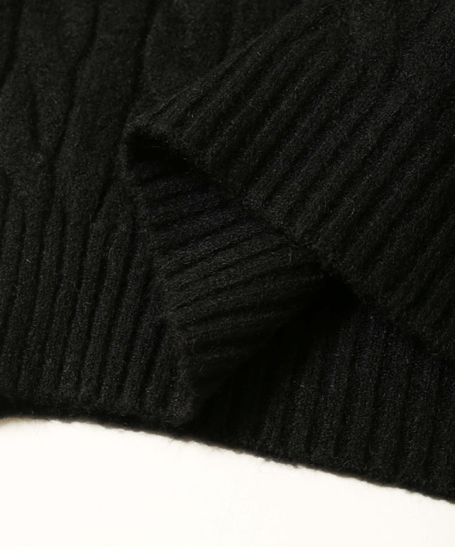 ワンポイントケーブルショートニット