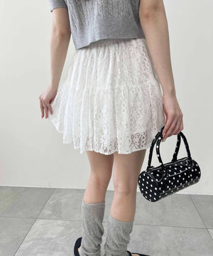 ホワイト モデル：160㎝ F着用