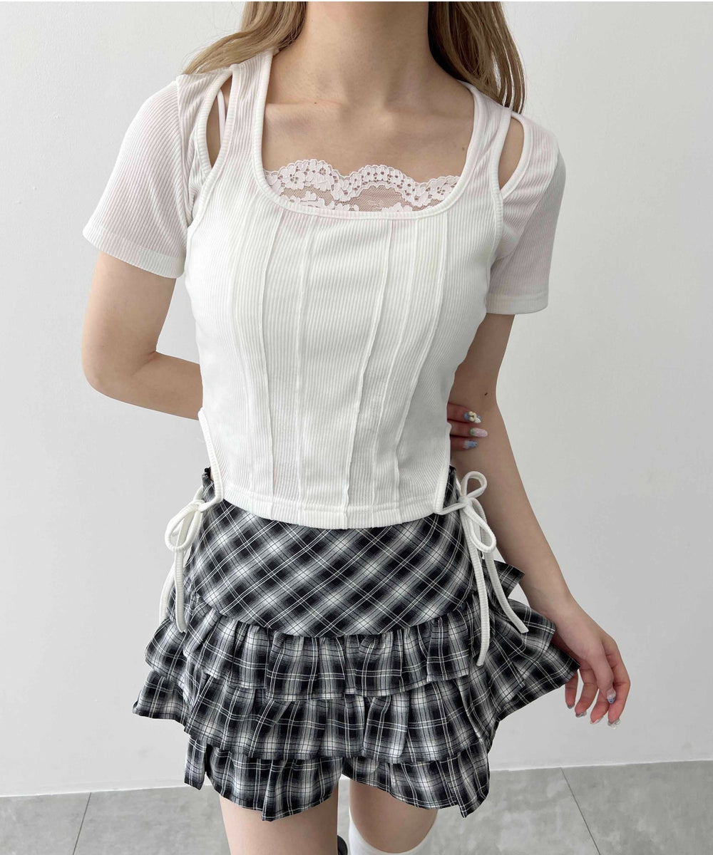 ホワイト モデル：160㎝ F着用