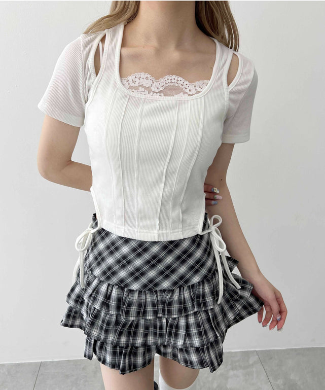 ホワイト モデル：160㎝ F着用